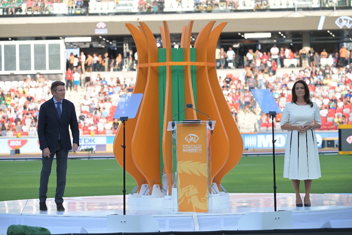A köztársasági elnök megnyitja a világbajnokságot