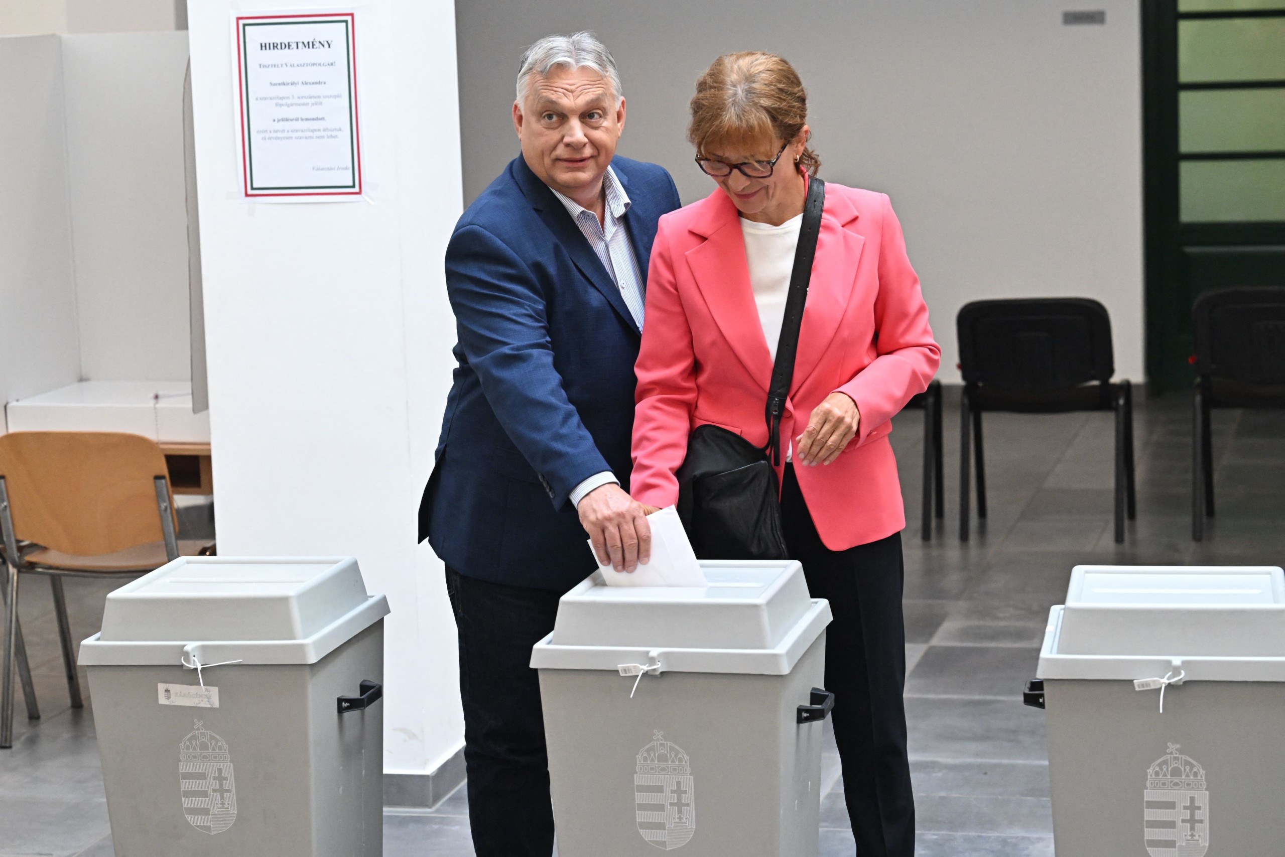 Orbán Viktor és felesége, Lévai Anikó leadják szavazatukat 2024. június 9-én.