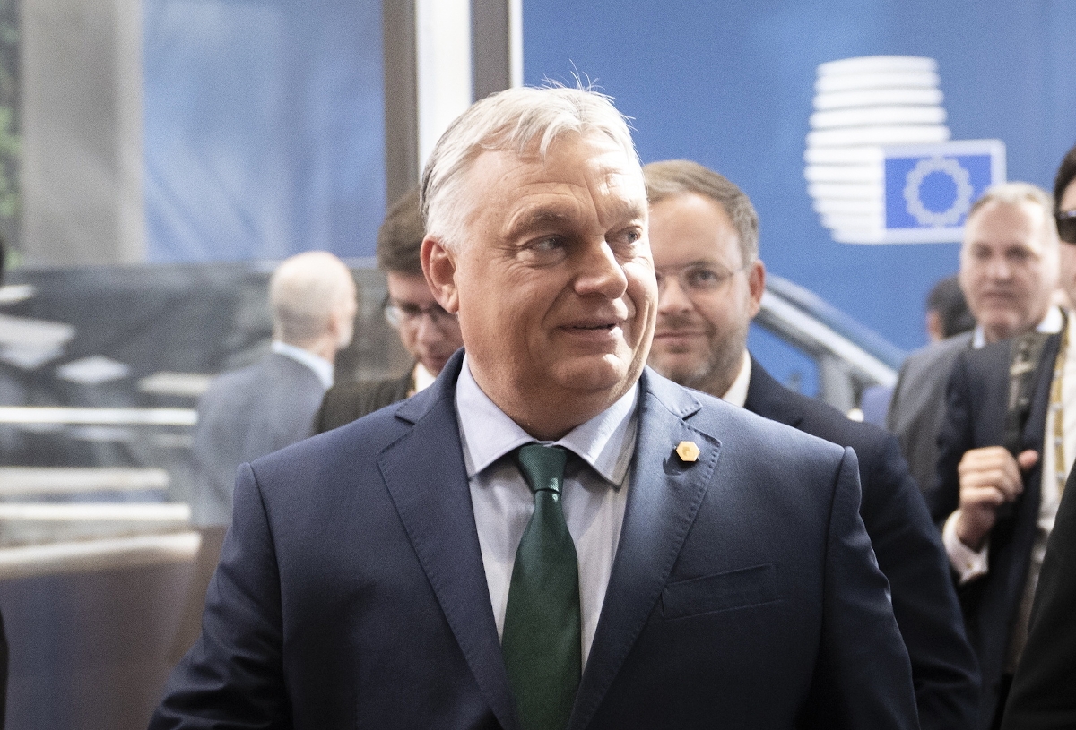 Orbán Viktor miniszterelnök (k) érkezik az Európai Unió nem hivatalos csúcstalálkozójára