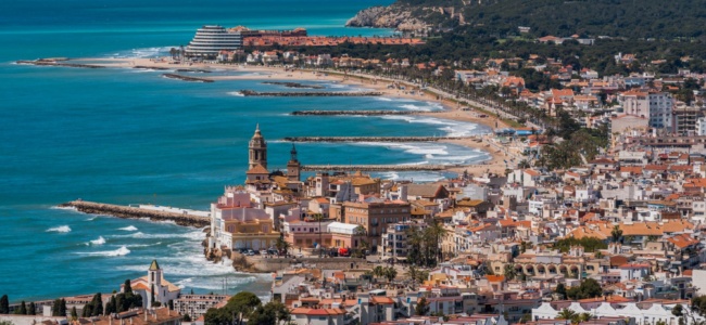 Sitges spanyol település látképe