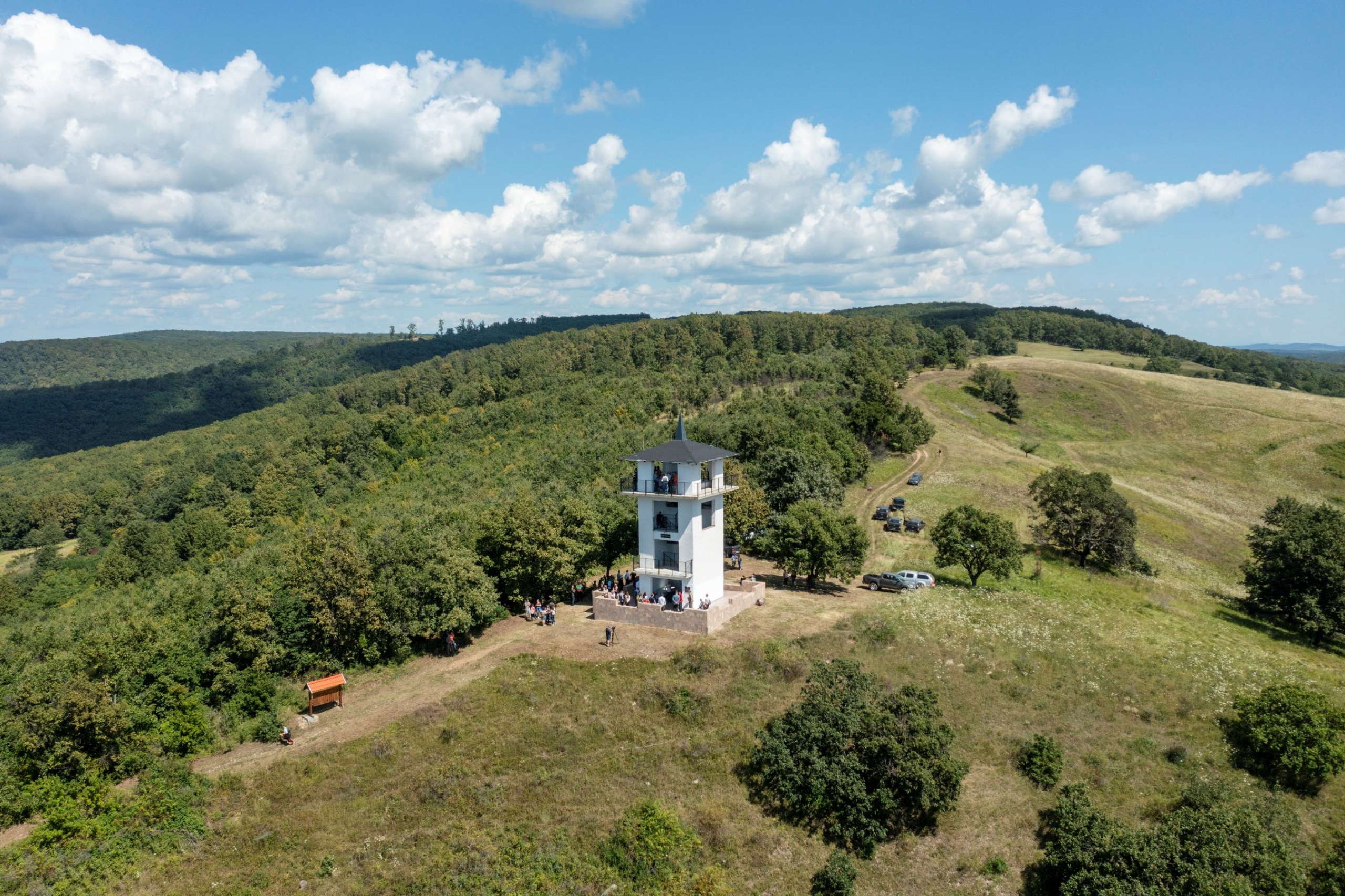 A putnoki Mátyás király kilátó az átadás napján