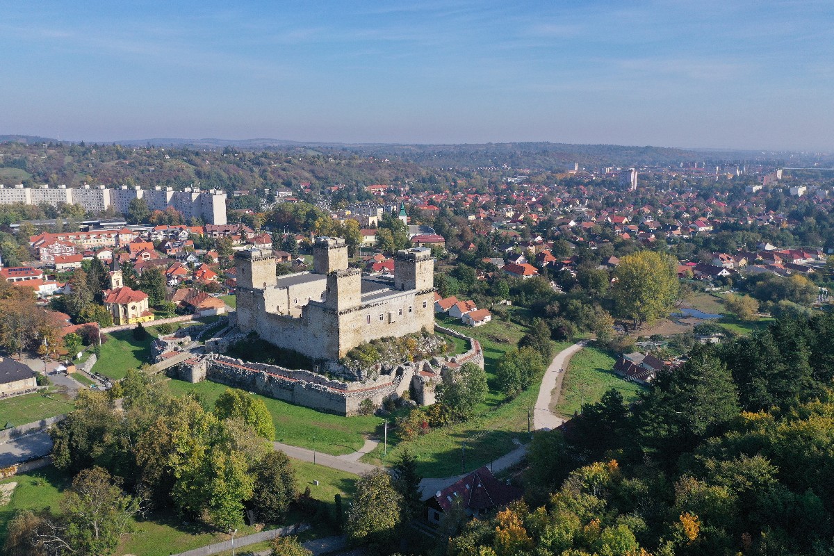 A XIII. században épült diósgyőri vár.