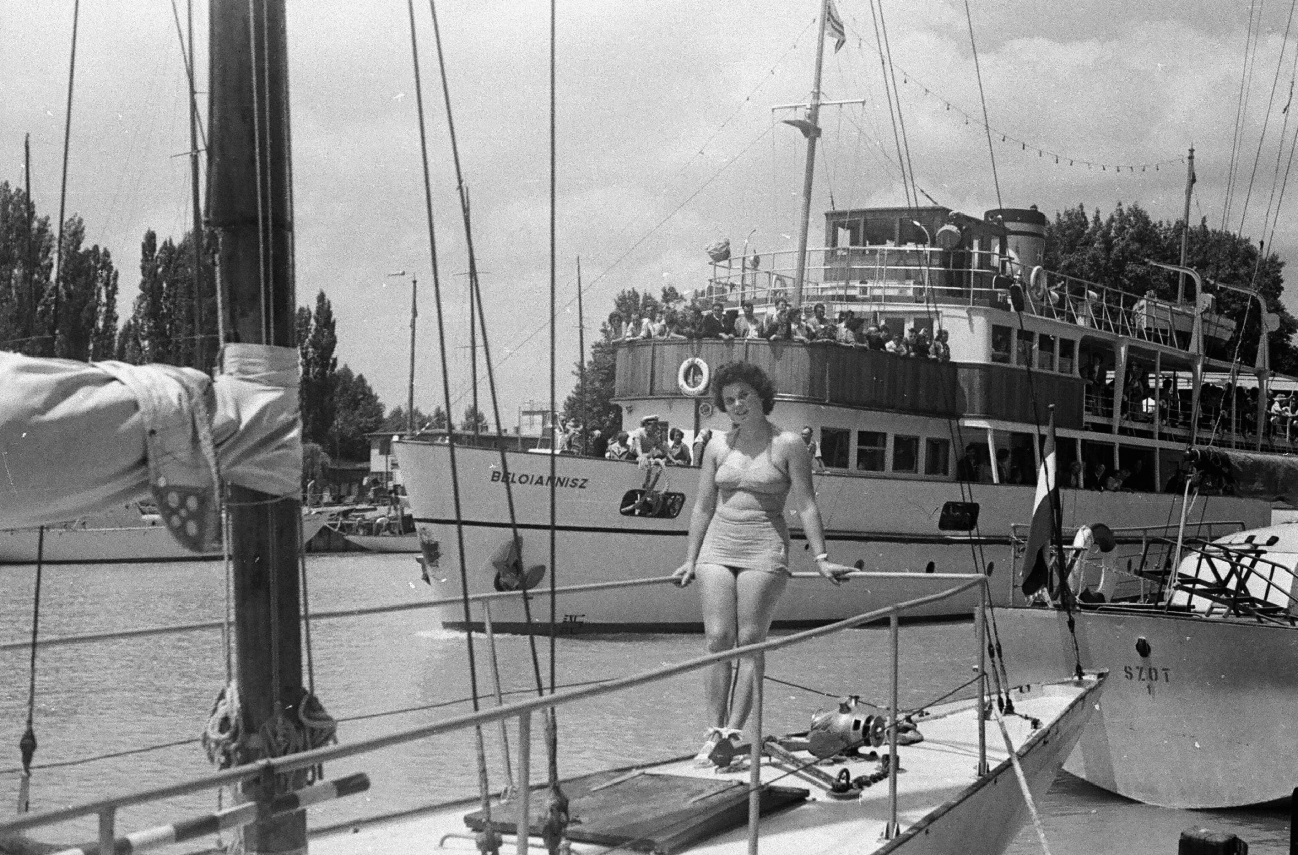 Siófok kikötő, Beloiannisz személyhajó, 1959