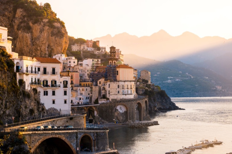 Atrani az olaszországi Amalfi-partnál