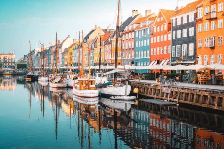 Koppenhága Amszterdamhoz hasonlóan kiterjedt csatornahálózattal rendelkezik.