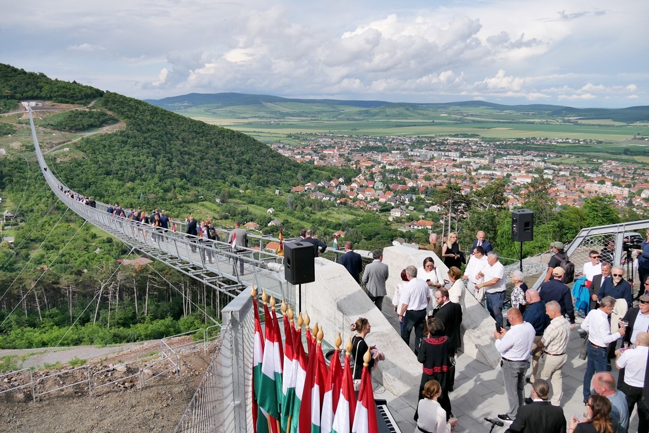 A Nemzeti Összetartozás Hídja