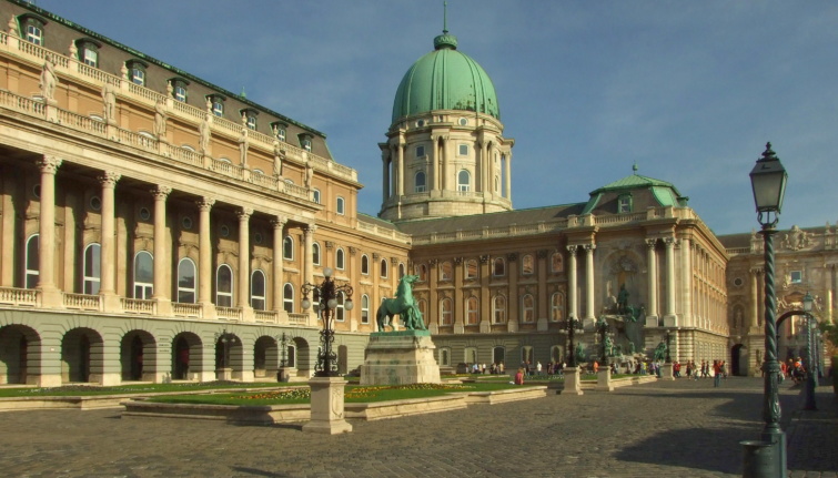 Budapest - Mûemlék - Budavári Palota az Országos Széchenyi Könyvárral