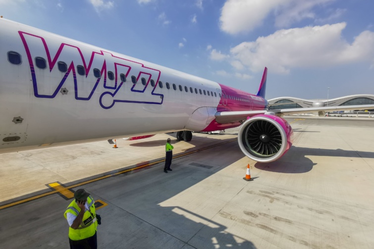 A Wizz Air gépe Dubajban.