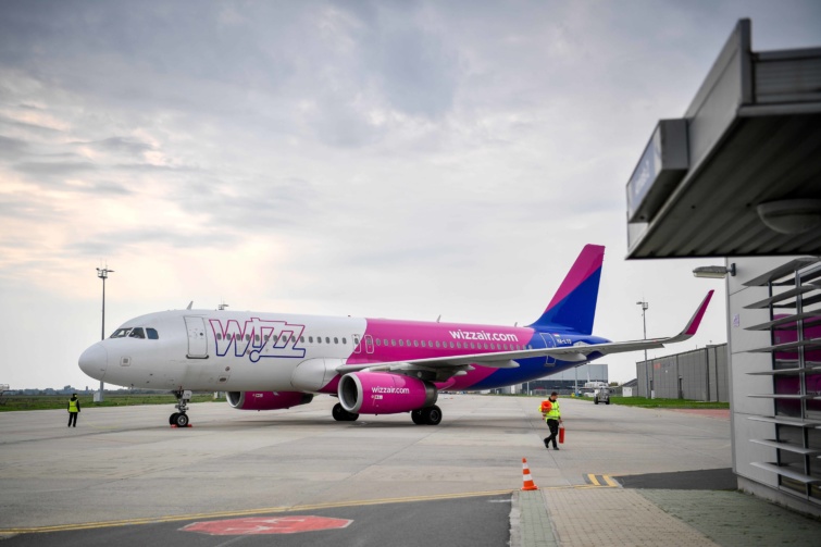 A debreceni repülőtéren a Wizzair járata