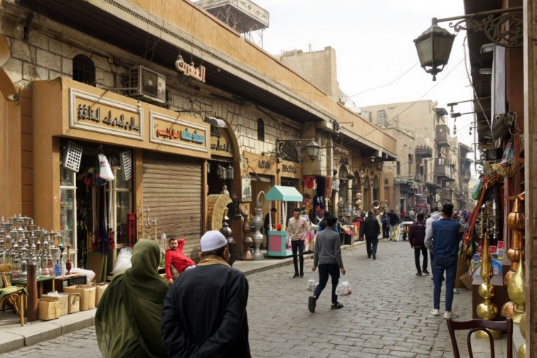 A Khan al-Khalili bazár Kairóban, Egyiptomban.