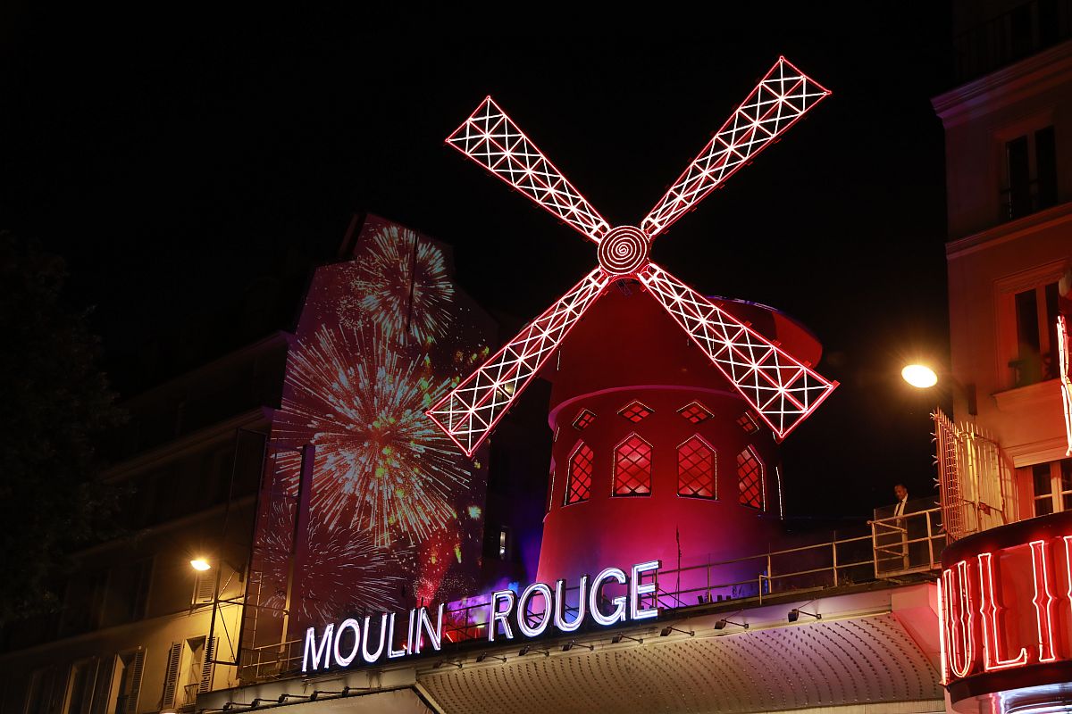 A Moulin Rouge új malomlapátjai.