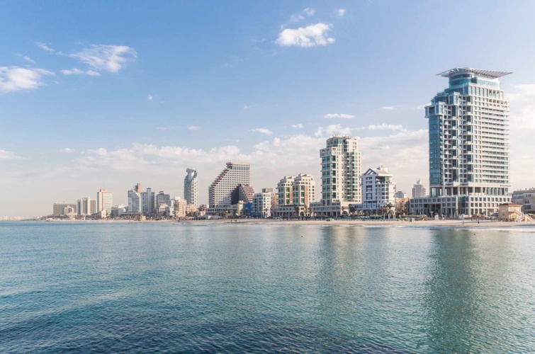 Tel-Aviv városa és vízpartja