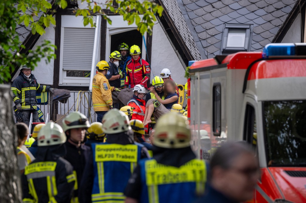 Összeomlott hotel Németországban, megkezdték a mentést