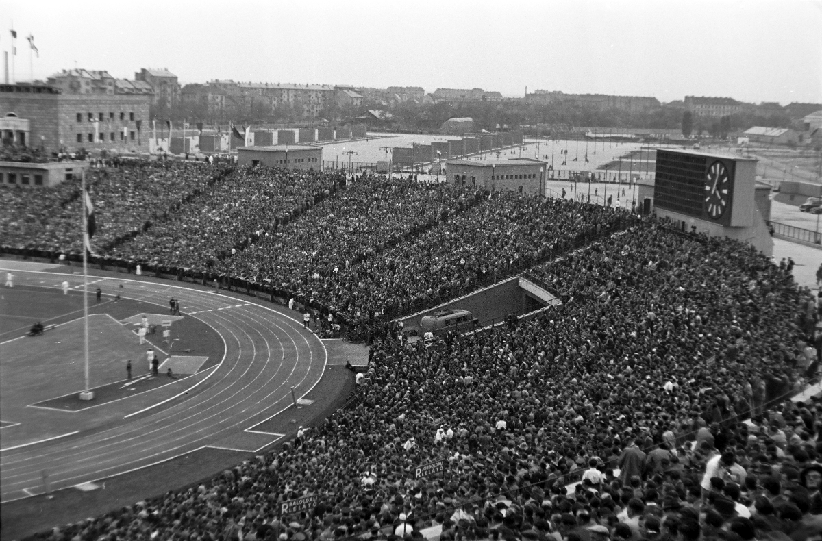 Népstadion, amely egykor az ország legnagyobb stadionja volt