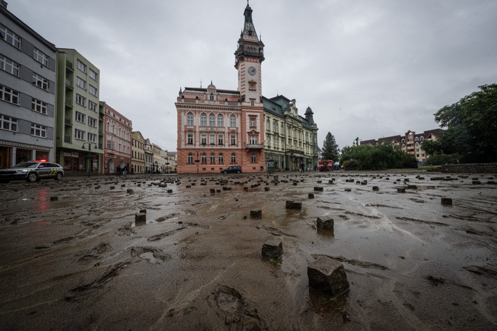 Elárasztott cseh főtér