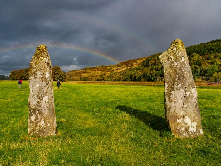 A skóciai Stonhenge egy mezőn