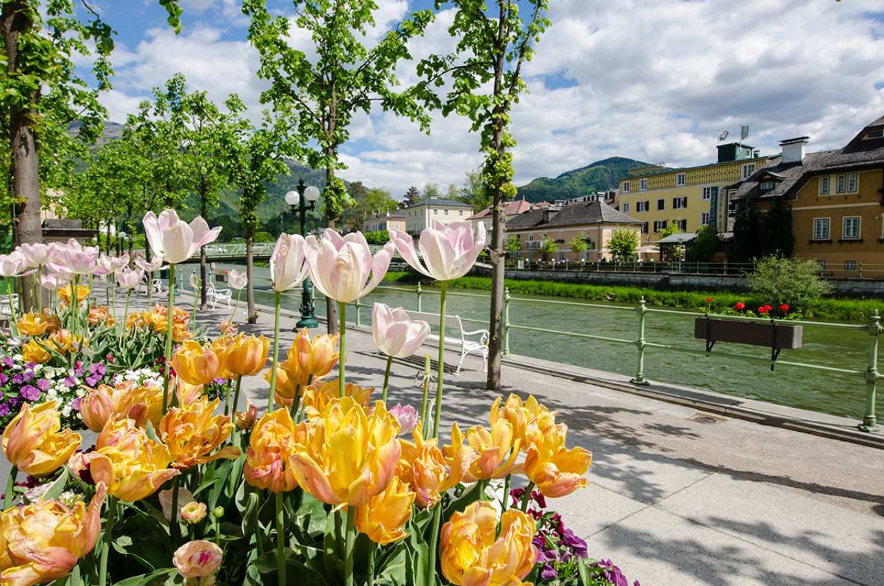 Az osztrák Bad Ischl, folyópart