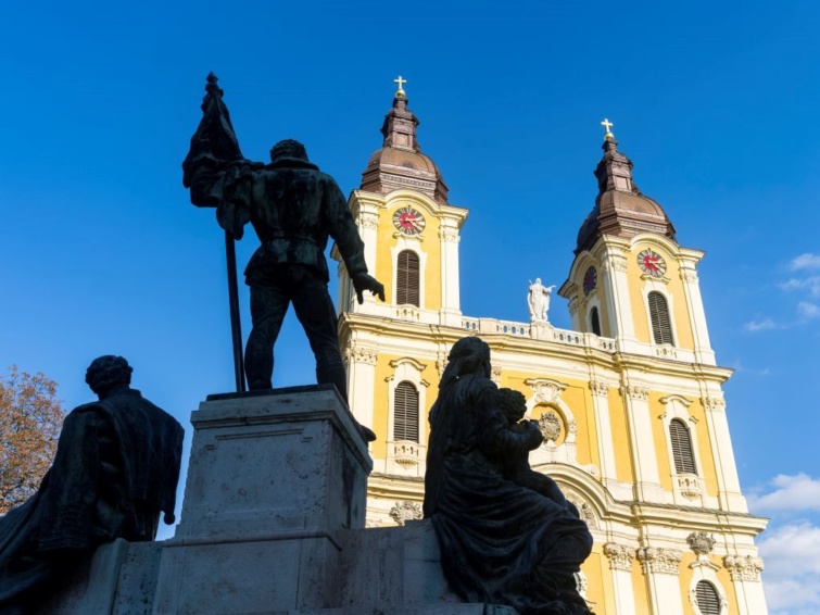 A kalocsai Nagyboldogasszony-Főszékesegyház