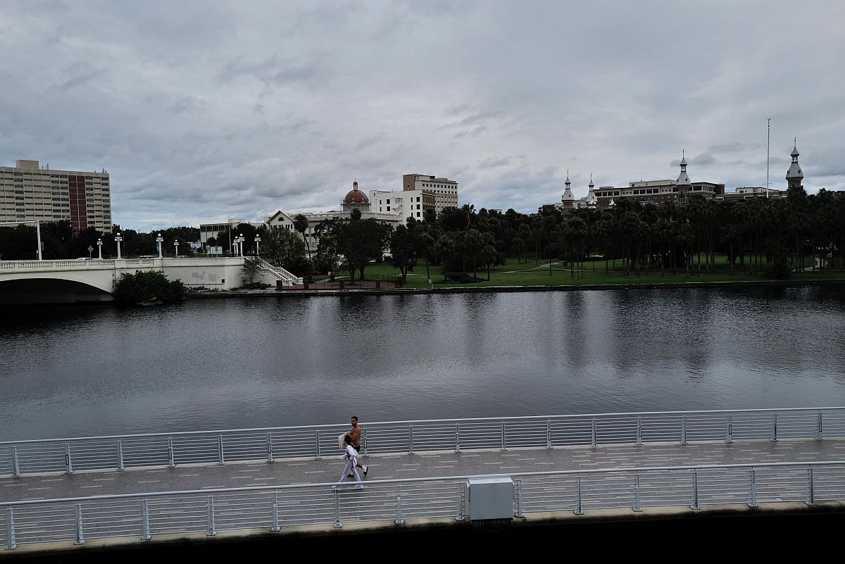 Tampa utcái a Milton hurrikán érkezése előtt.