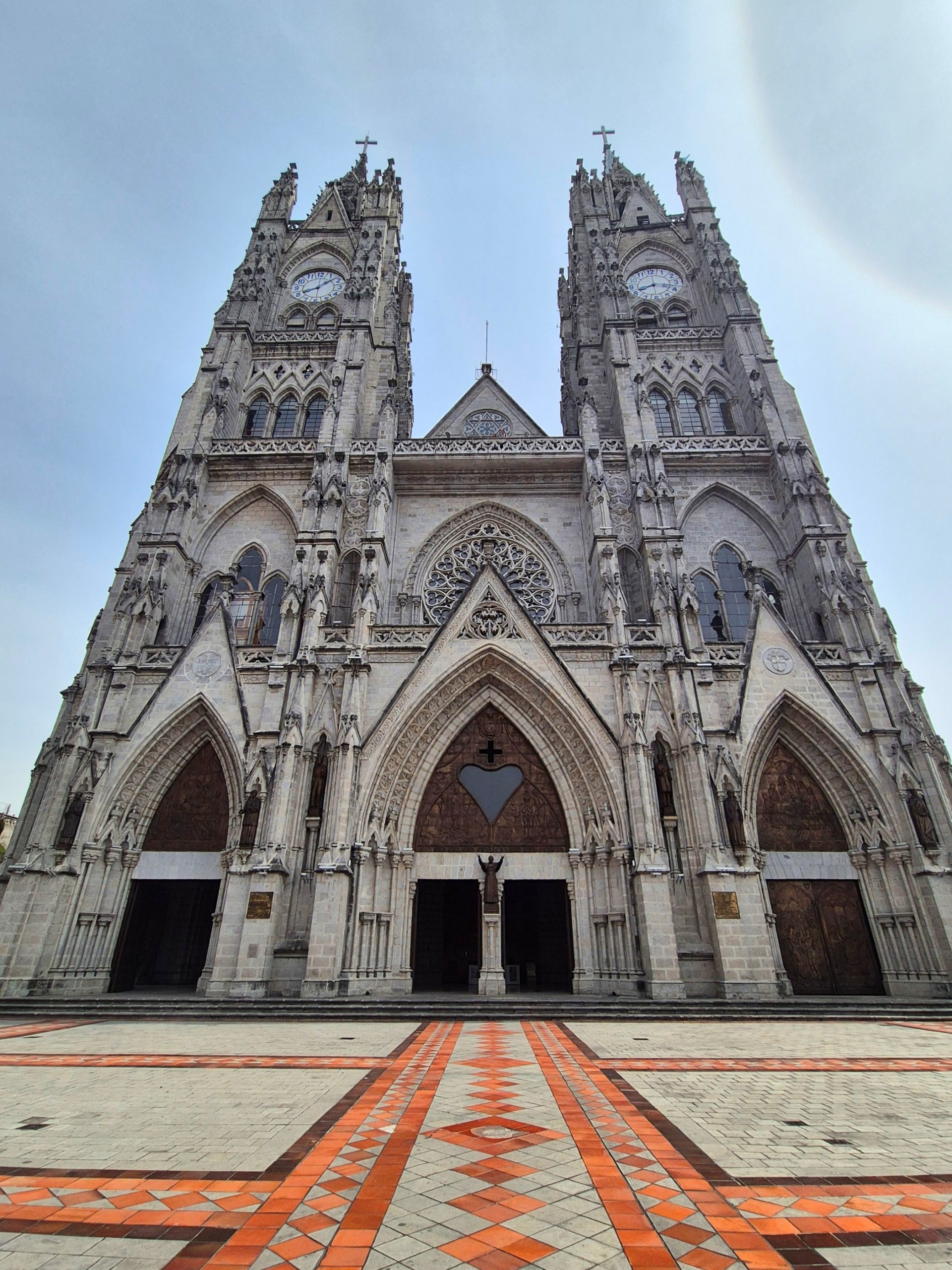 Quito grandiózus temploma, a Basilica del Voto Nacional